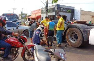 Mais acidentes graves aumentam alerta no trânsito na região Acidente na rua Duque de Caxias com Dorgival Pinheiro de Sousa, Vila Lobão