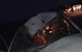 Acidentes graves na região durante o feriado de Natal Carro ficou totalmente destruído no acidente entre Sítio Novo e Amarante