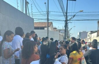 Servidores da educação cobram pagamento de salários em Imperatriz